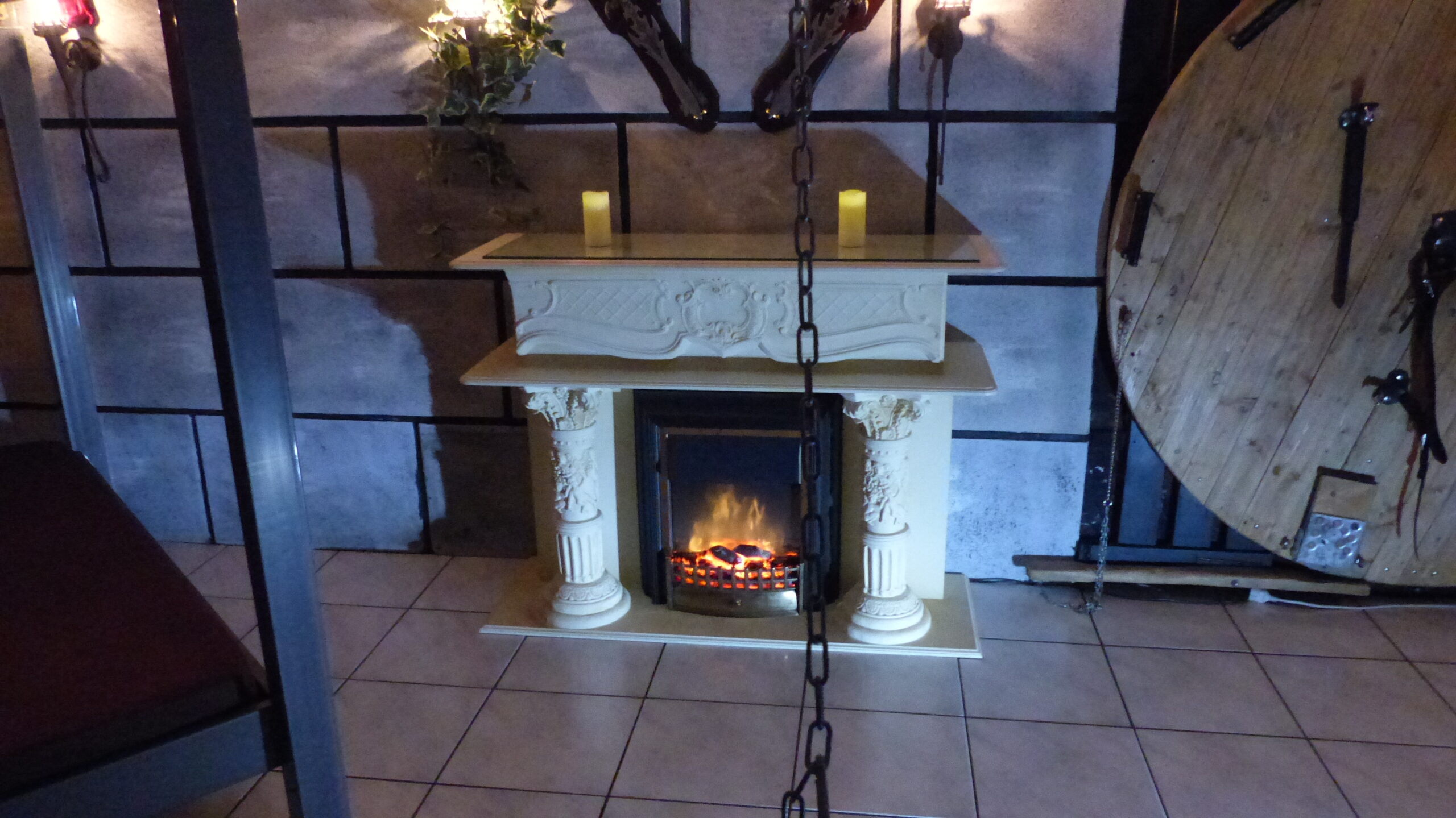 Rittersaal mit Kamin